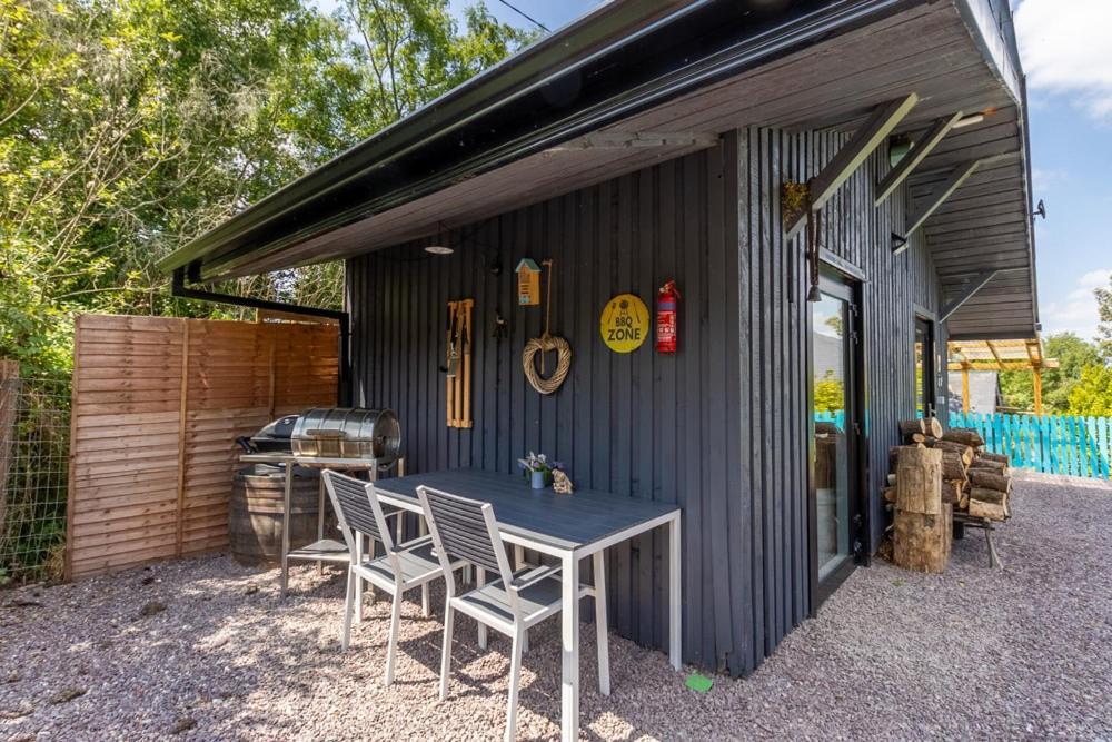 Mount Hillary Holiday Pods Корк Екстериор снимка