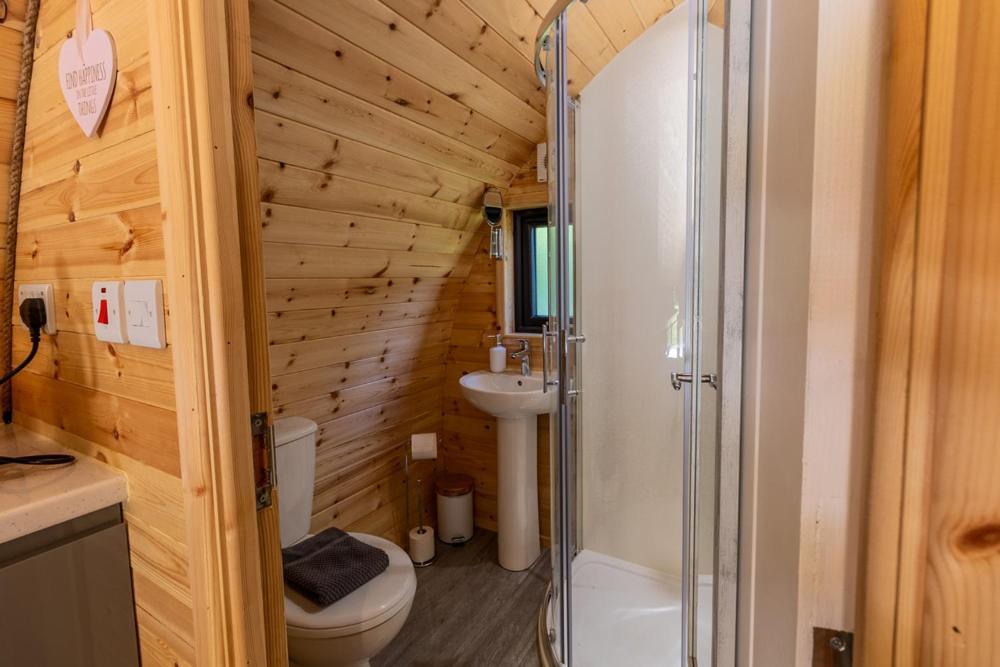 Mount Hillary Holiday Pods Корк Екстериор снимка